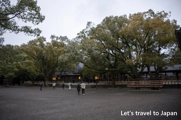 本宮および授与所の雪景色：熱田神宮の雪景色の見どころ完全ガイド(3)