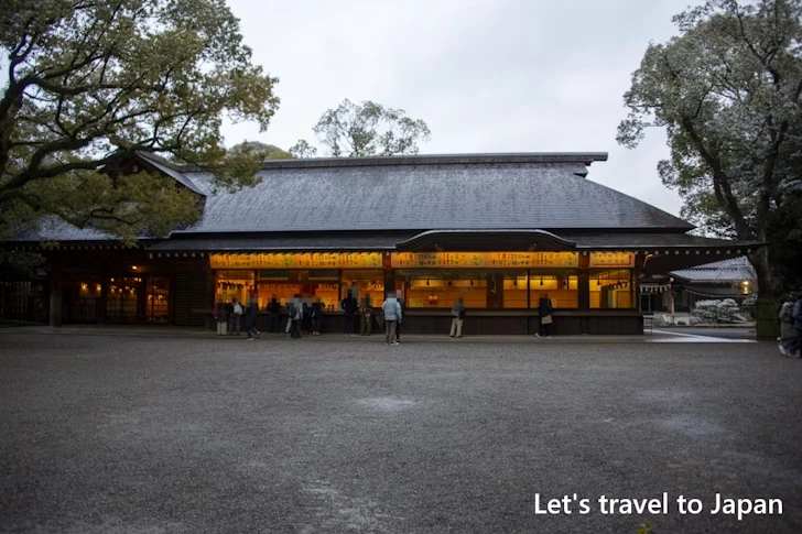 本宮および授与所の雪景色：熱田神宮の雪景色の見どころ完全ガイド(4)