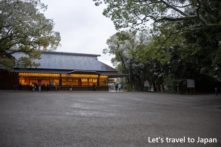 本宮および授与所の雪景色：熱田神宮の雪景色の見どころ完全ガイド(5)